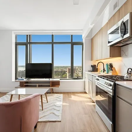 Modern Studio Oasis With High End Amenities